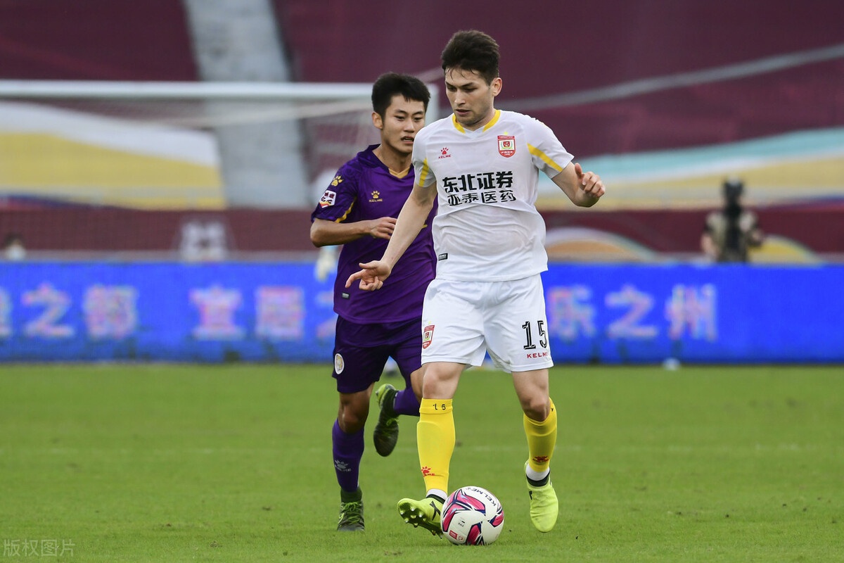 成都蓉城训练开放日,赛前调整名单引欢呼,足总杯在即,更衣室氛围转暖的简单介绍 成都蓉城训练开放日,赛前调整名单引欢呼,足总杯在即,更衣室氛围转暖的简单介绍