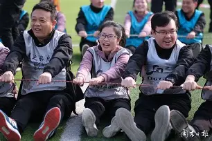 转折点摩纳哥队长鼓劲,法甲冲刺阶段攻防权衡,气氛紧张,纪律约束更严格(七人八足项目把整个赛事的气氛拉倒顶峰) 转折点摩纳哥队长鼓劲,法甲冲刺阶段攻防权衡,气氛紧张,纪律约束更严格(七人八足项目把整个赛事的气氛拉倒顶峰)