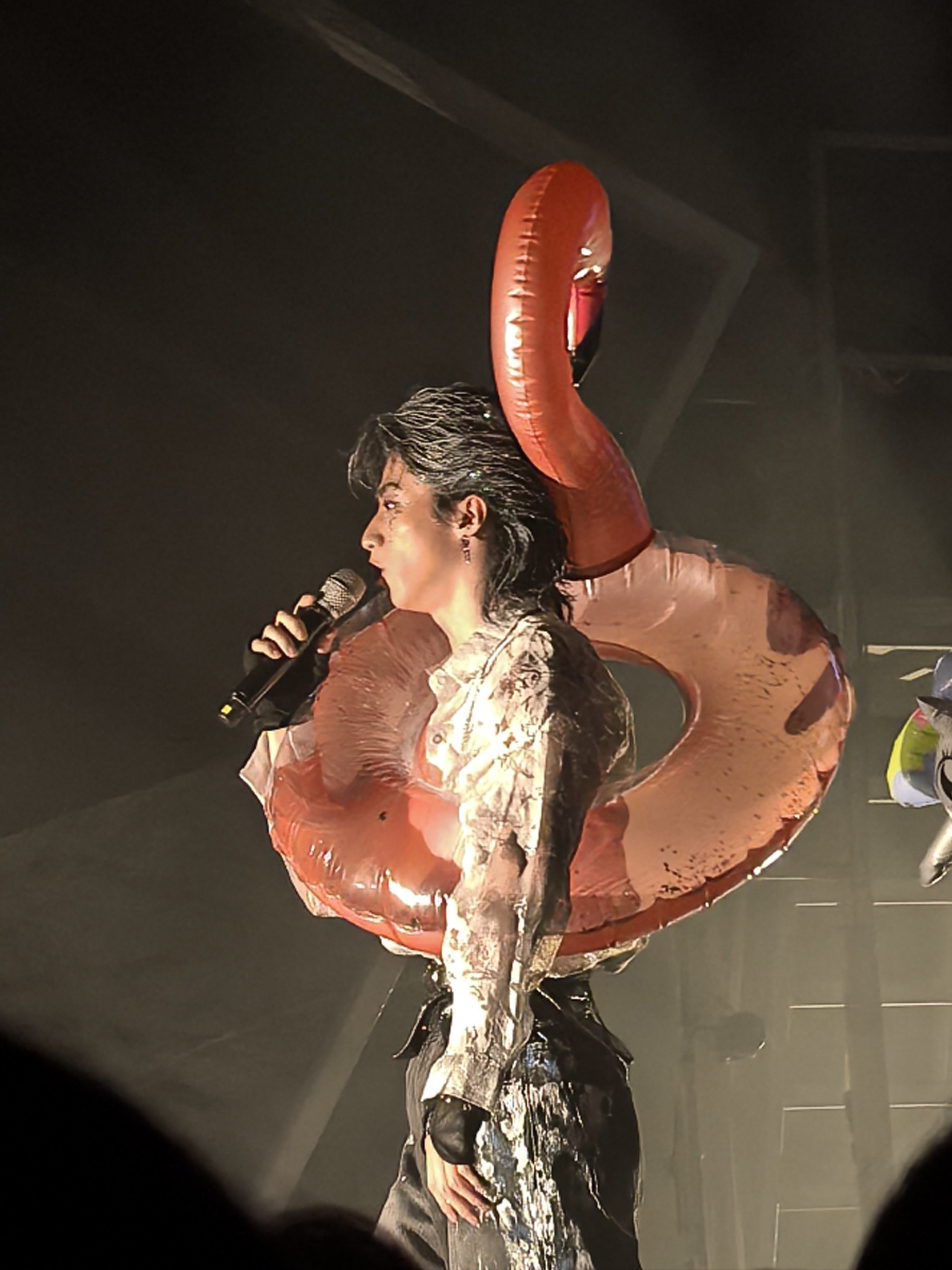 包含里程碑夜上海久事止住颓势，NBA季后赛国际比赛日刷纪录，压力陡增，团队化学反应显著的词条