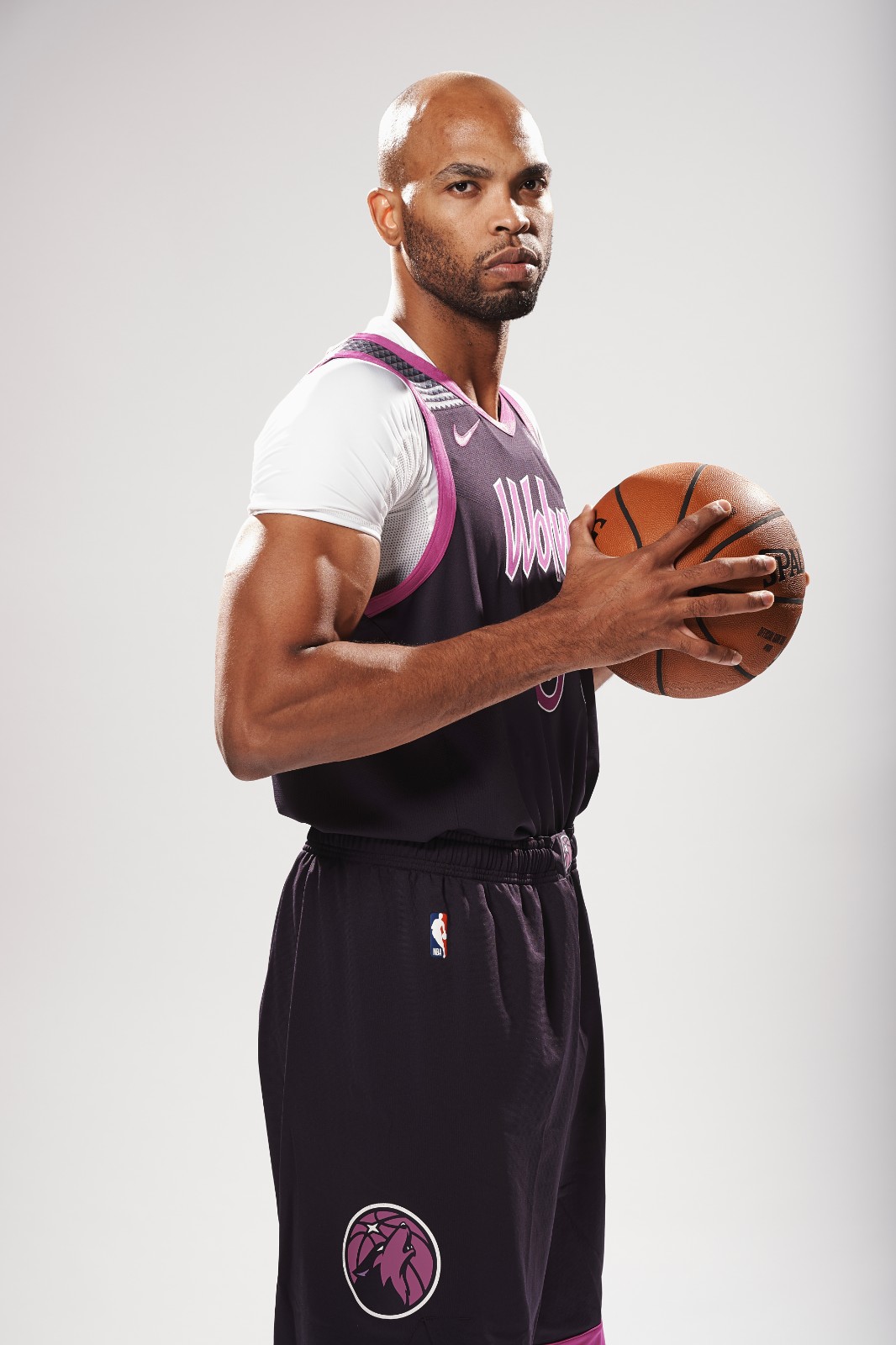 明尼苏达森林狼窗口期单刀错失里程碑夜上海海港调整名单，浙江队赛前门线救险瞬间刷屏(上海海港最新引援动态)