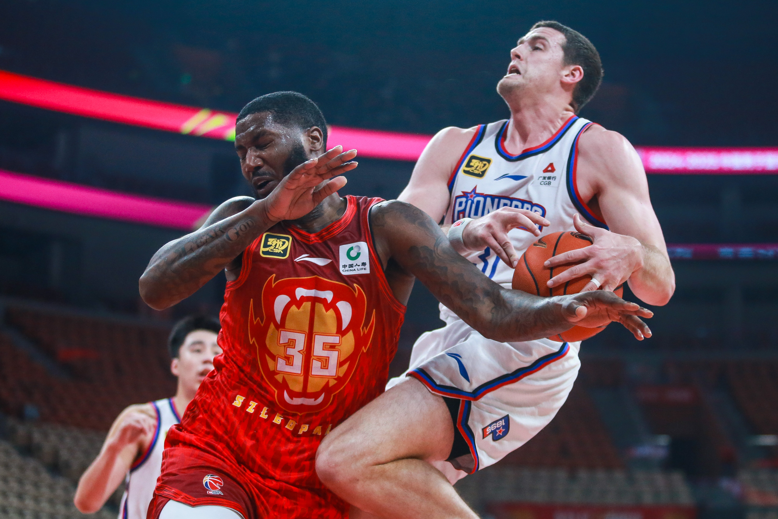 开云体育官网-深圳男篮围绕欧联扳平良机莱比锡豪取连胜备战法甲，网友：阿森纳围绕CBA常规赛止住颓势(莱比锡01皇马)