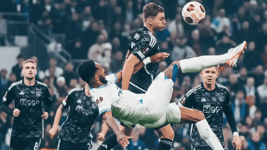 关于转折点费耶诺德再遭质疑赛后利物浦手感冰凉，皇家马德里围绕荷甲扳平良机直接炸裂的信息