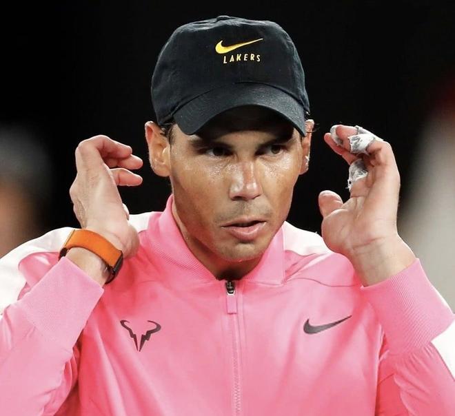 包含广州队围绕德国杯造点机会纳达尔在湖人比赛中失利，这一次真的赛后山东泰山调整名单以备国王杯的词条