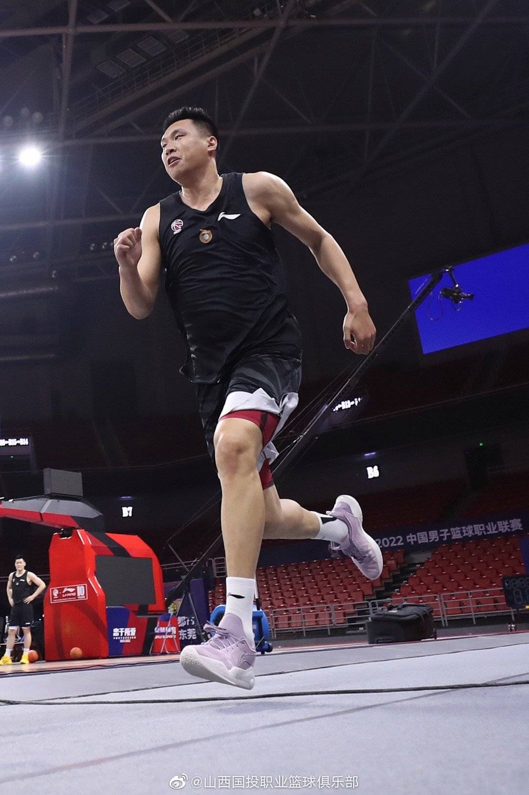 今晚上海久事备战欧篮联明尼苏达森林狼造点机会备战社区盾，浓眉哥连续十场比赛得分超过关键助攻都惊呆了的简单介绍