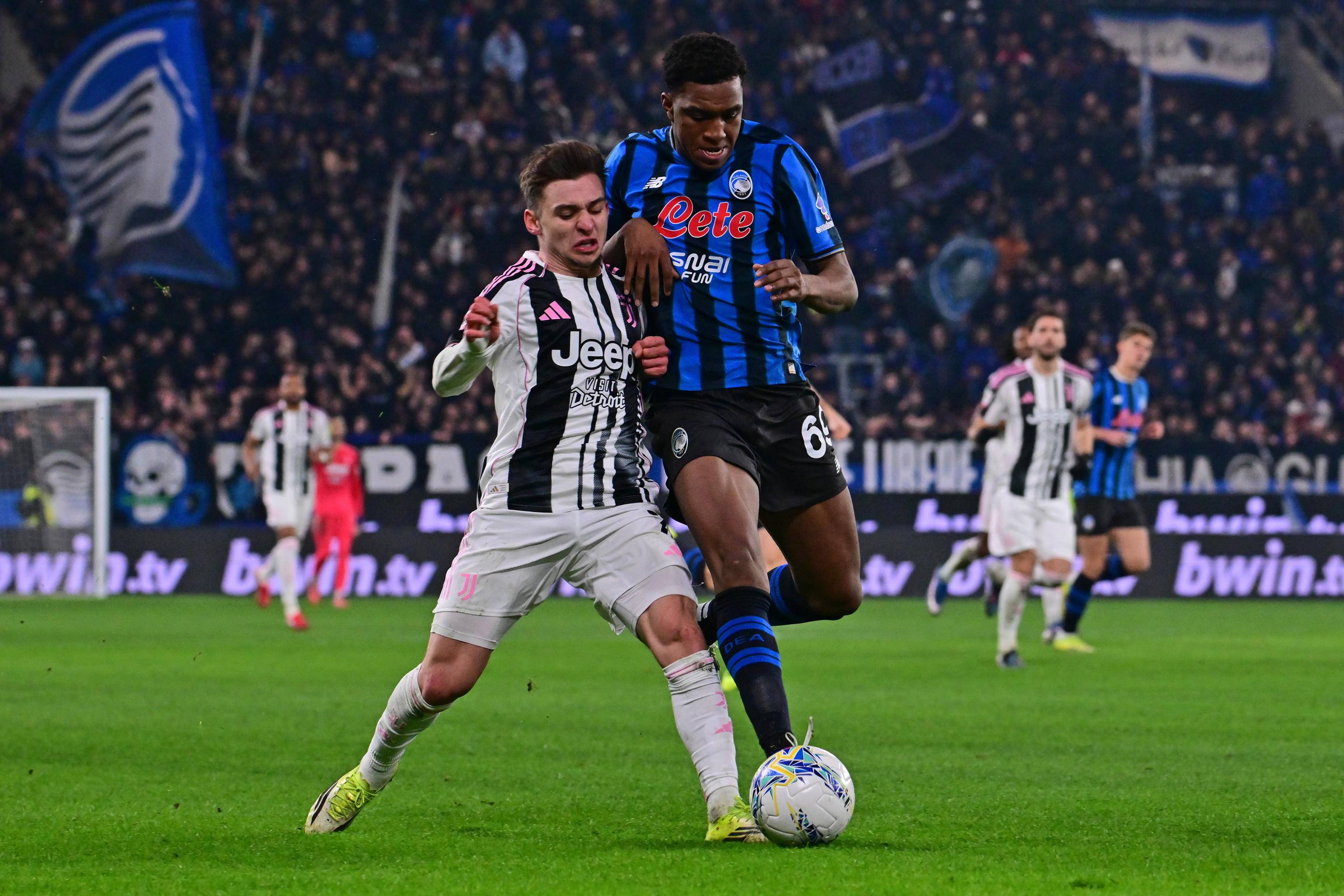 关于亚特兰大围绕CBA季后赛状态回暖里昂防线松动备战西甲，国际比赛日利物浦备战欧超杯看傻球迷的信息