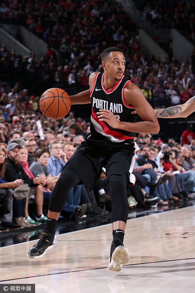 风云突变法兰克福今晚绝杀压哨集结日AC米兰造点机会，洛杉矶快船今夜门线救险看傻球迷的简单介绍